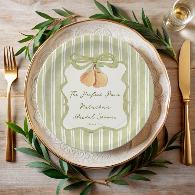 Prato De Papel Par perfeito listras verde-sálvia pérola chá de be (Perfect pair sage green retro stripes pear bridal shower monogrammed personalized paper plates )