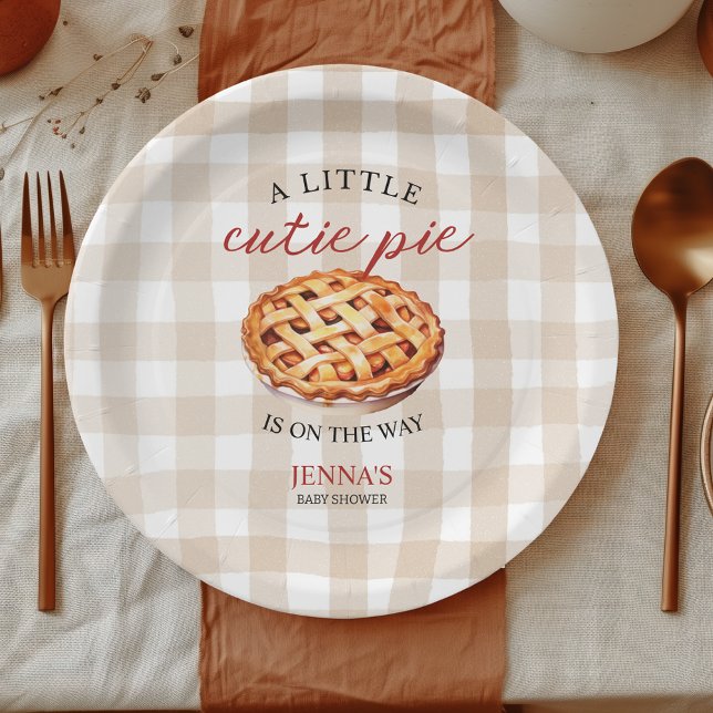 Prato De Papel Pequeno Chá de fraldas de torta Gingham Fall (A little cutie pie is on the way baby shower fall themed gingham personalized paper plate)