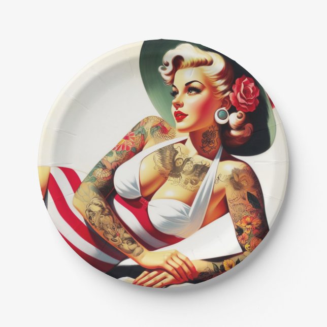 Prato De Papel Pin-up de maiô com tatuagem retrô (Frente)