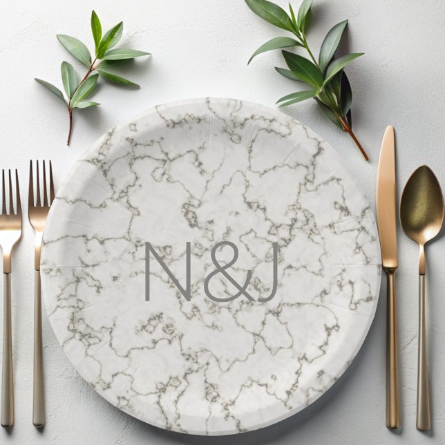 Prato De Papel Placas de papel para monogramas modernas com mácul (An elegant gray marble paper plate with space for your initials)