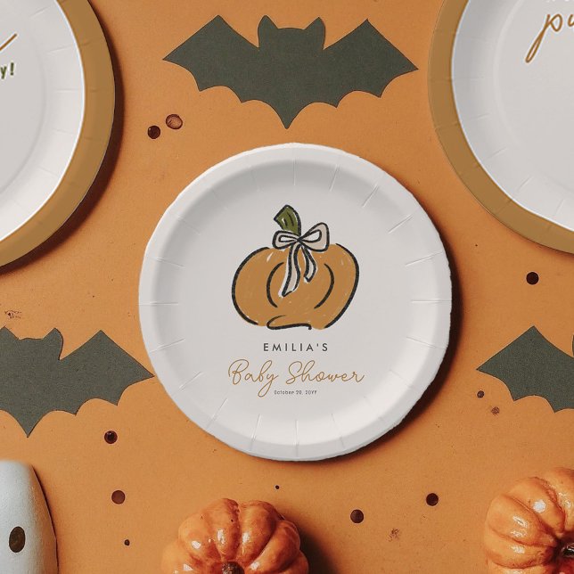 Prato De Papel Pumpkin Doce No Caminho Do Chá de fraldas Bonito (A sweet little pumpkin is on the way! Cute Halloween baby shower personalized party paper plates.)