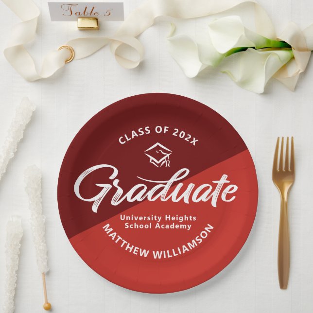 Prato De Papel Red Graduation Bold Retro Script Cap Icon Minimal (Casamento)