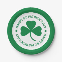 Rua Feliz do Shamrock Verde. Festa do Dia de Patri