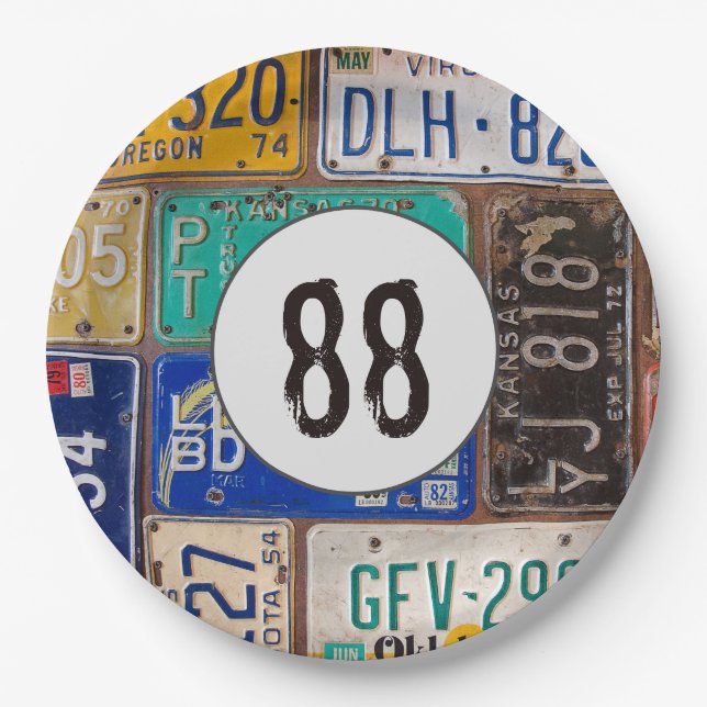 Prato De Papel Rusty License Plates 88º aniversário (Frente)