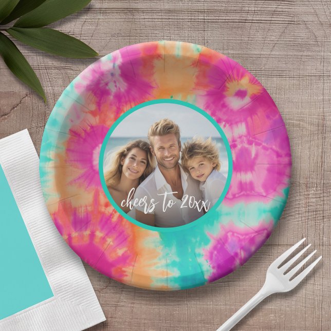 Prato De Papel Saúde ao Ano Novo Tie-Dye Teal Photo 70s (Cheers to the New Year - Personalized birthday party plate with photo)