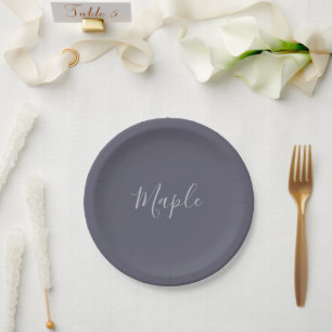 Prato De Papel Seu Nome   Script Lavanda Elegante em Roxo Turvo