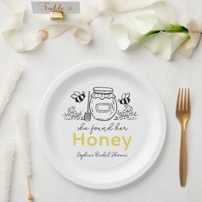Prato De Papel She found her Honey Hand-drawn White Bridal Shower (Casamento)