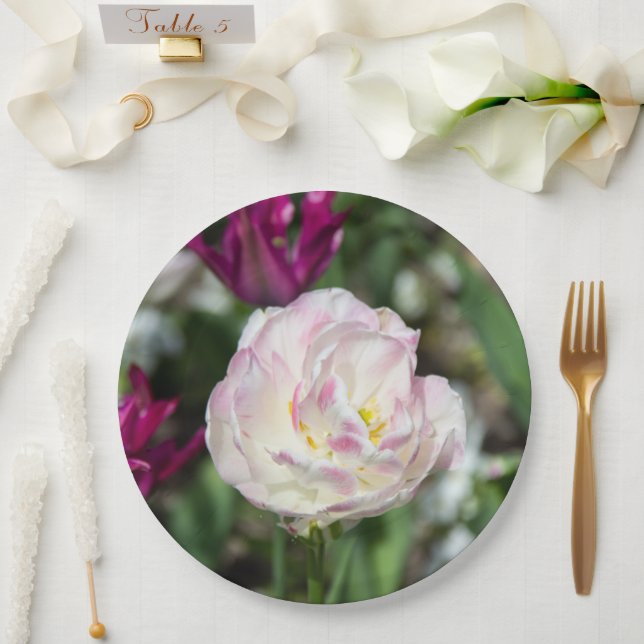 Prato De Papel Tulipas cor-de-rosa brilhantes num dia ensolarado (Casamento)