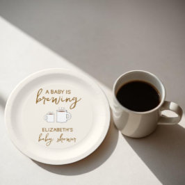 Prato De Papel Um Bebê Está Fazendo Chá de fraldas