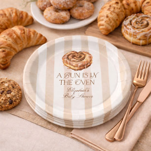 Prato De Papel Um Pãozinho no Forno Tema de Rolo de Canela para C
