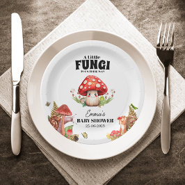 Prato De Papel Um pequeno Chá de fraldas de marisca de fungo