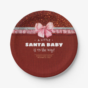 Prato De Papel Um pequeno Papai noel bebê está no caminho Chá de 