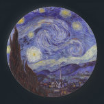 Prato De Papel Vincent Van Gogh Starry Night Vintage Fine Art<br><div class="desc">Vincent van Gogh Starry Night Fine Art Painting Starry Night Starry Night é uma pintura do artista poste-impressionista holandês Vincent van Gogh. O céu azul à noite está cheio de nuvens, estrelas e uma lua crescente brilhante. A Noite Estrelada é a única noturna na série de visões da janela do...</div>