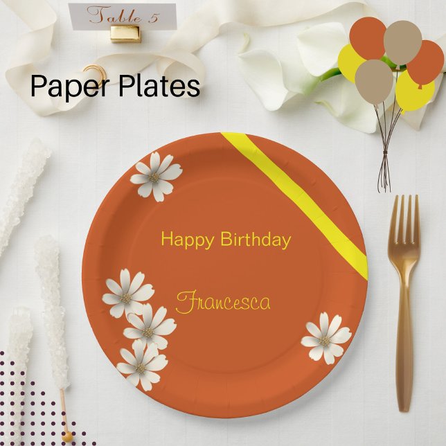 Prato De Papel White Floral com aniversário de fundo laranja (Criador carregado)