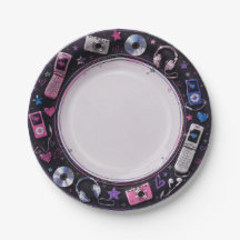Pratos de festa com nostalgia do Y2K