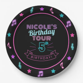 Pratos de festa de aniversário com tema de tour de