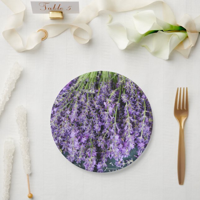 Pratos de Papel com Hastes de Lavanda (Casamento)