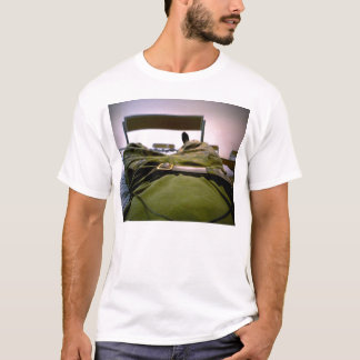 Preguiçoso na camisa do exército