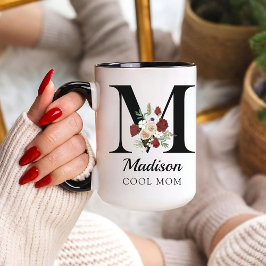 Presente de Caneca Personalizada com Inicial Flora