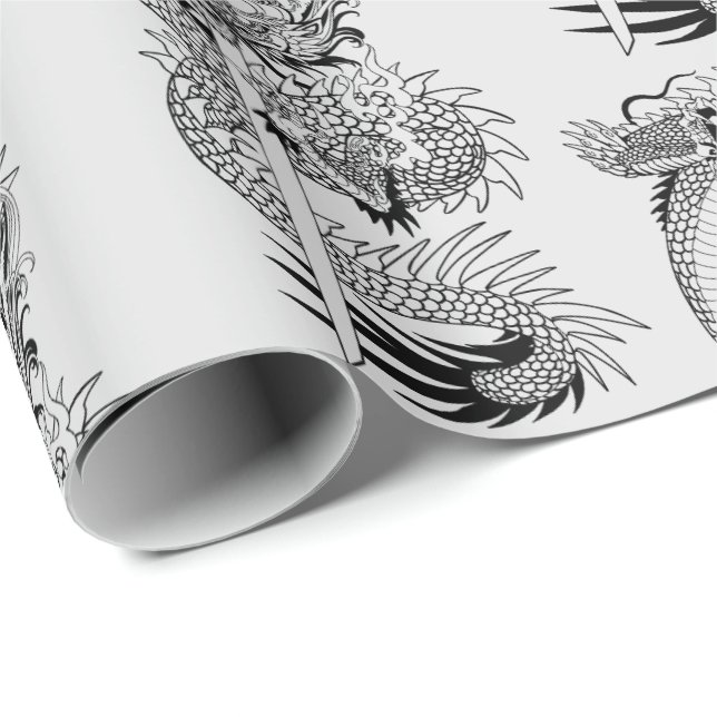 Presente Dragão japonês com papel embrulhado em espadas de  (Ponta do rolo)