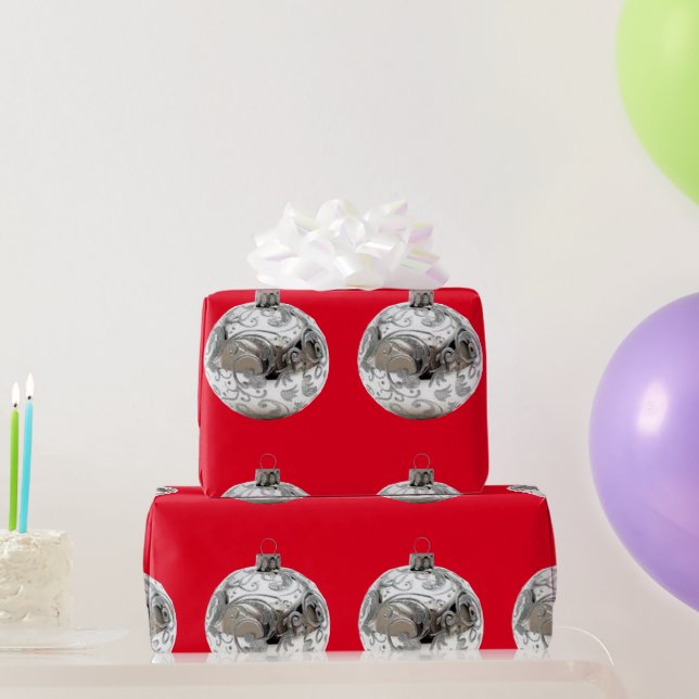 Presente Enfeites prateados em papel de enrolamento vermelh (Presentes para festas)