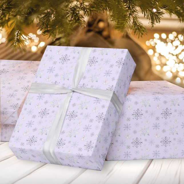 Presente Flocos de neve de inverno Violeta Papel de molhaçã (Winter Snowflakes Violet Christmas Wrapping Paper)
