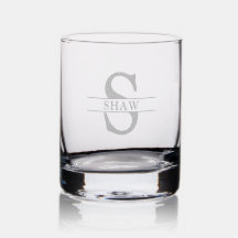 Presente gravado em monograma personalizado