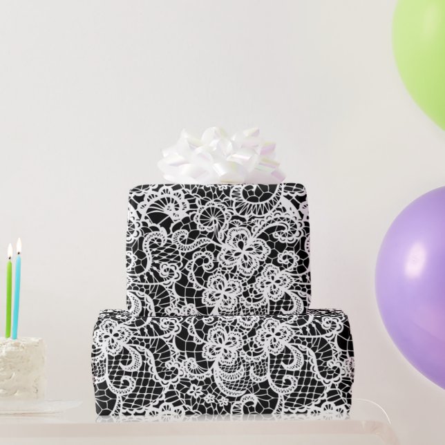 Presente Lace Branco No Papel De Enrolamento Preto (Presentes para festas)