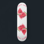 Presente no skate da Melancia de Vida Juicada - Se<br><div class="desc">Peças de Melancia Vermelha Suculenta e Suja - Desenho Fruta de Verão Fresco - Escolha / Adicione Seu Texto / Fonte / Cor Única - Faça seu presente especial - Redimensione e mova ou remova e adicione elementos / imagem com a ferramenta de personalização! - Desenho e Design por MIGNED....</div>
