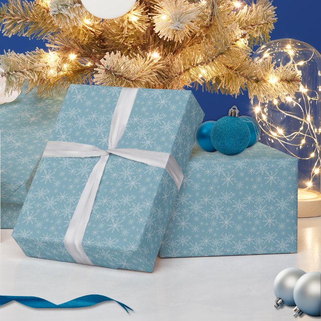 Presente Papel de enrolamento de fenda de neve azul e branc (Blue and white snowflake Christmas wrapping paper.)