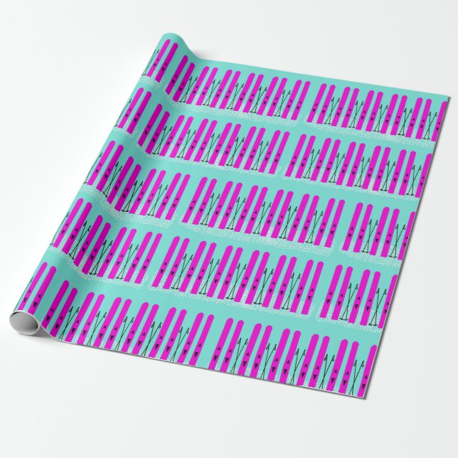 Presente Pincéis roxos em papel de embalagem azul (Desenrolado)
