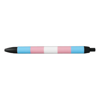 Preta bandeira trans na caneta 