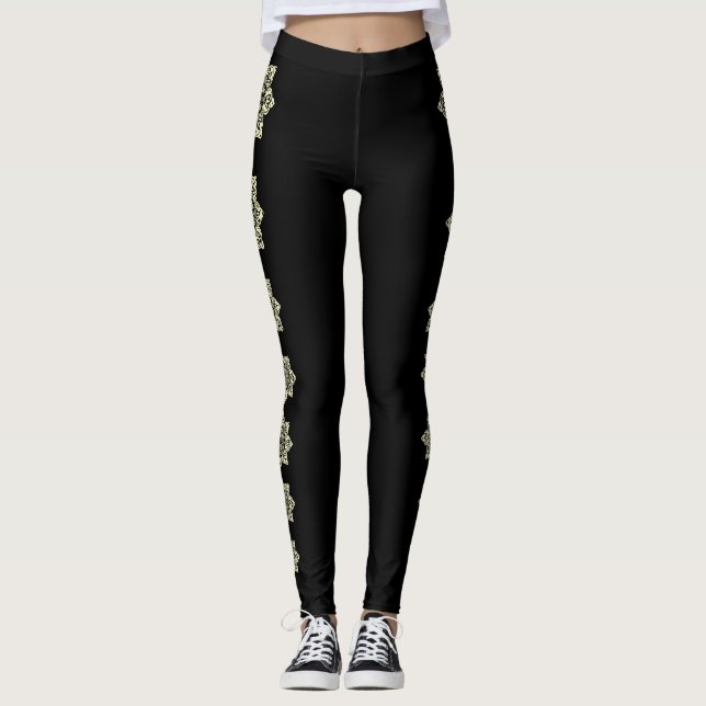 Preto com leggings de medalhões de creme (Frente)