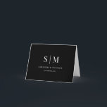 Preto e Branco Agradecimento de Casamento com Mono<br><div class="desc">Diga obrigado com uma elegância atemporal usando este cartão de agradecimento de casamento com monograma preto e branco. O design minimalista e a paleta de cores clássicas criam um visual moderno e sofisticado,  perfeito para noivas e noivos que amam papelaria de casamento simples e elegante.</div>