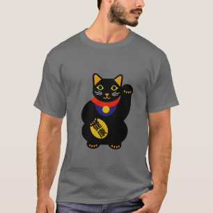 Preto na camisa afortunada cinzenta do gato