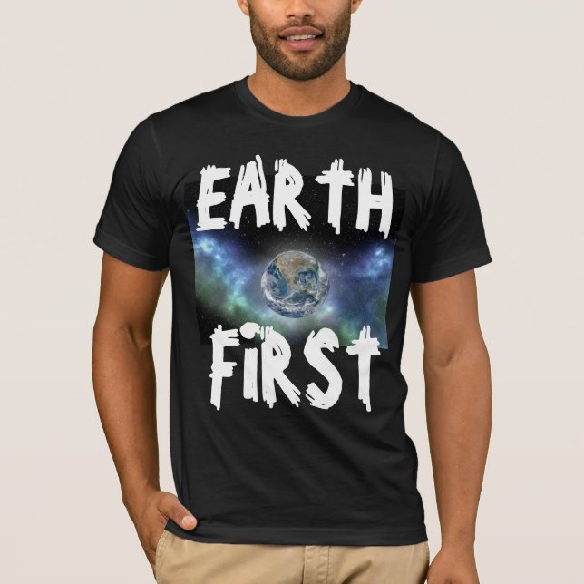 PRIMEIRO À TERRA (DIA DA TERRA) T-Shirts escuras (Frente)