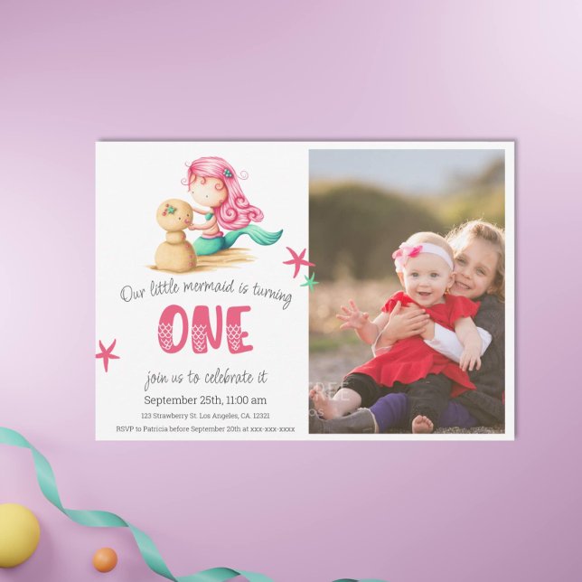 Primeiro Convite Fotográfico de Aniversário à Sere (Pink Mermaid First Birthday Photo Invitation by Kinda Cute by Patricia Alvarez)
