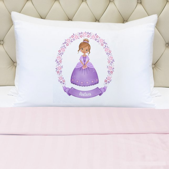Princesa Roxa Personalizada (A cute girls purple princess Pillowcase. Personalize it with your girls name.)