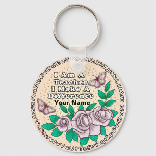 Professor faz chaveiro de diferença