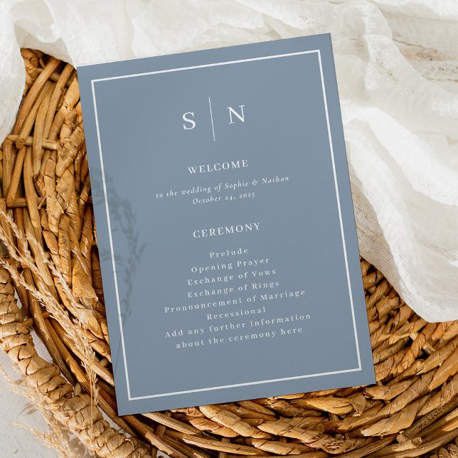 Programa Azul empoeirado mínimo e chic com casamento de bor (A minimal and chic wedding program in dusty blue and white, with your monogram)