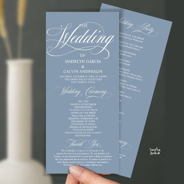 Programa Casamento Moderno em Azul Desbotado Tudo em Um (Modern Script All In One Wedding Program Card in Dusty Blue)