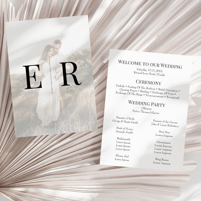 Programa de Casamento de Fotos do Monograma Elegan (Modern Elegant Monogram Photo Wedding Program on a sunny white dry palm leaf.)