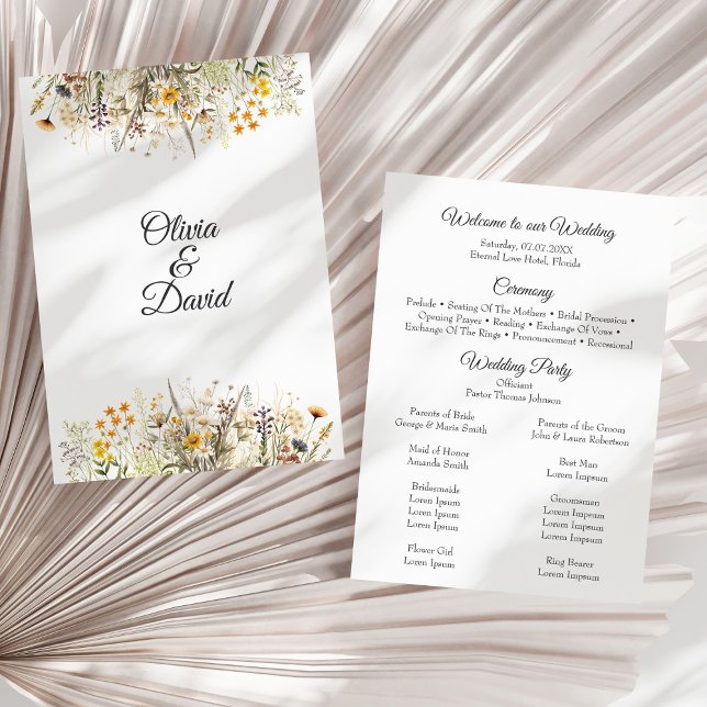 Programa de Casamento de Prados de Peach Terracott (Peach Terracotta Wildflower Meadow Wedding Program on a sunny wihte dry palm leaf.)
