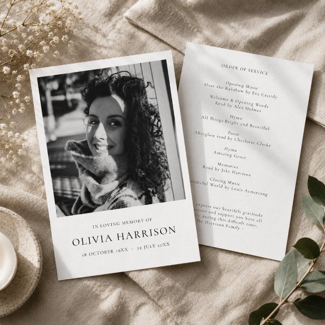 Programa de Funeral | Cartão de Foto do Serviço Me (Personalized funeral program with photo front and order of service back for memorial guests.)