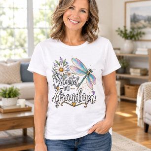 Promovido a Floral Libélula Avó Camiseta Feminina