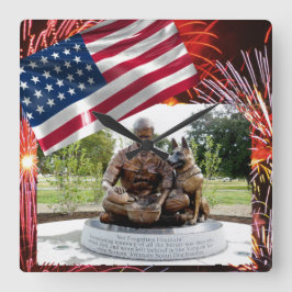 Quadrado Relógio de Muro da Praça do Cachorro da Guerra