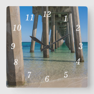 Quadrado Sob o Relógio de Pier de Praia de Pensacola