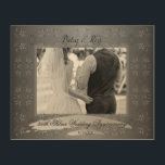 Quadro De Madeira "Nosso Aniversário de Casamento 25" Quadro manuscr<br><div class="desc">Algo que eles vão realmente tesourar,  um design original,  escrito manualmente "Nosso 25 de Aniversário de Casamento",  com uma foto espantosa deles e todos com esses lindos painéis de madeira Zazzle! Ficarei feliz em ajudá-lo a personalizar também,  apenas me mande mensagem e eu volto para você.</div>