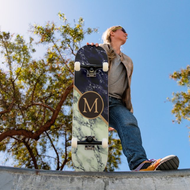 Quadro de skate monograma com mármore branco preto (Ao ar livre 1)