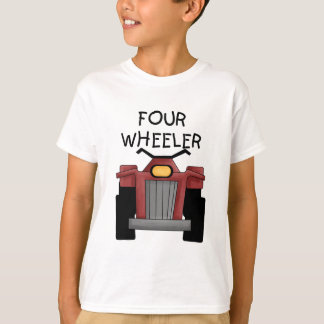 Quatro camisetas e presentes do veículo com rodas